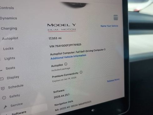 Used 2023 Tesla Model Y Performance image 13