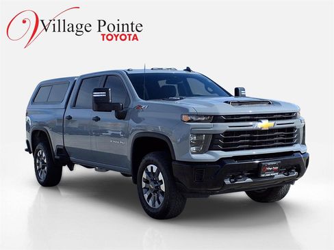 Used 2024 Chevrolet Silverado 2500 Custom w/ Custom Convenience Package image 9