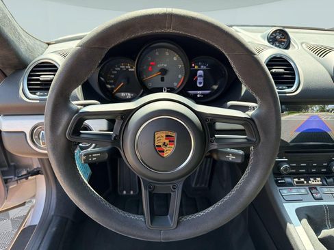 Used 2020 Porsche 718 Cayman GT4 RWD image 11