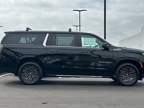 New 2026 Chevrolet Suburban High Country w/ LPO, Illumination Package image 3