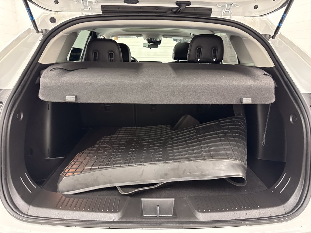 Used 2024 Chevrolet Trax ACTIV w/ Sunroof Package FWD image 23