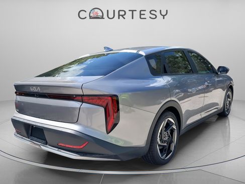 New 2025 Kia K4 EX image 3