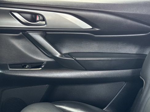 Used 2022 MAZDA CX-9 Touring image 17
