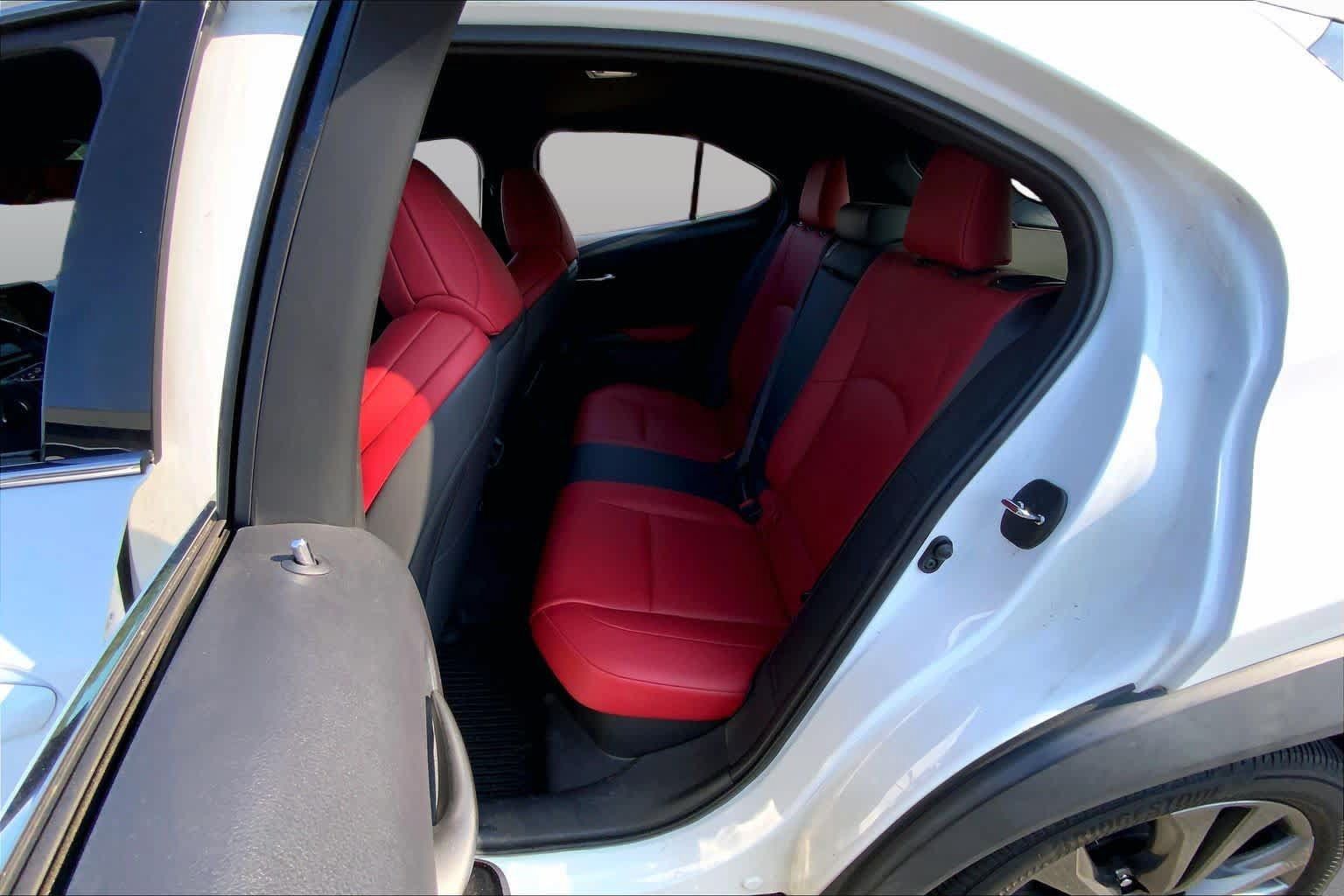Used 2019 Lexus UX 250h F Sport AWD/4WD image 21