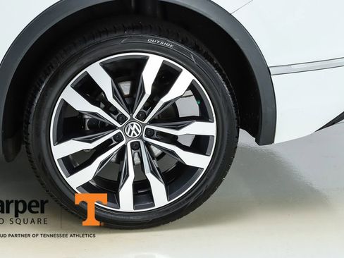 Used 2021 Volkswagen Tiguan SEL Premium R-Line image 6