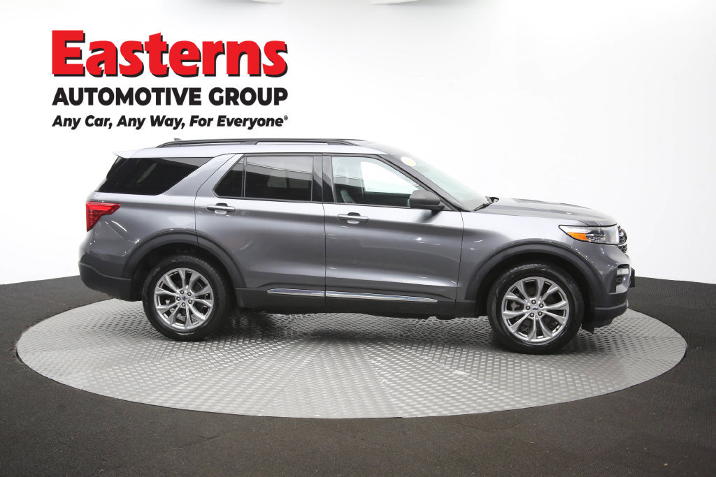 Used 2022 Ford Explorer XLT w/ Equipment Group 202A AWD/4WD image 50