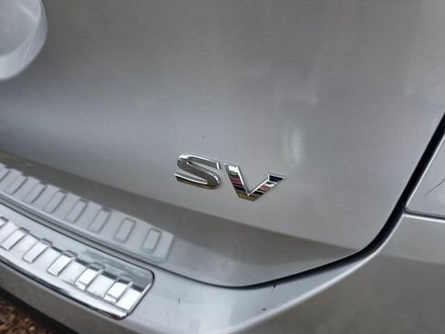 Used 2015 Nissan Rogue SV FWD image 9