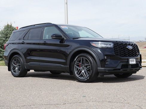 Used 2025 Ford Explorer ST image 8