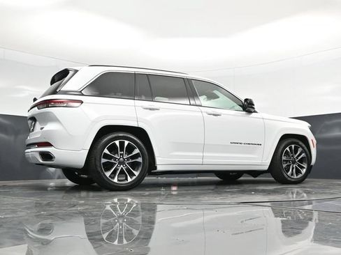 Used 2023 Jeep Grand Cherokee Overland AWD/4WD image 59