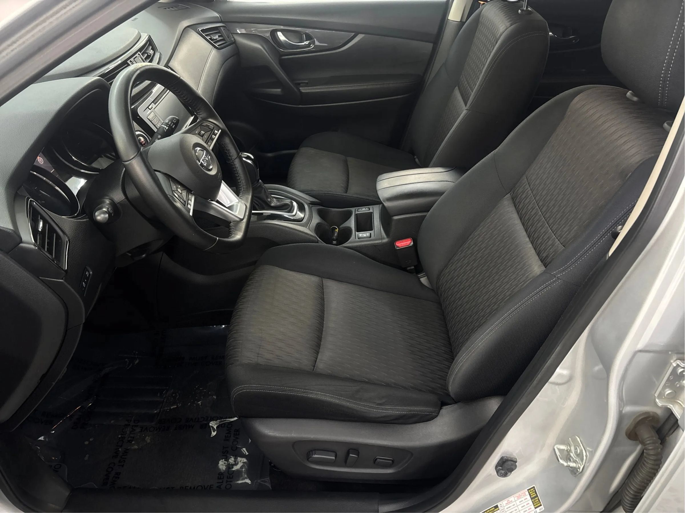 Used 2018 Nissan Rogue SV AWD/4WD image 13