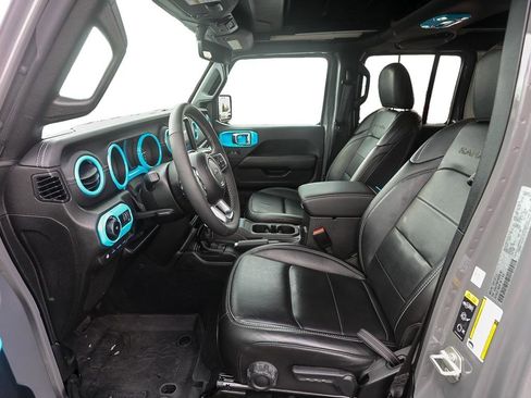 Used 2023 Jeep Wrangler Sahara w/ Cold Weather Group image 12