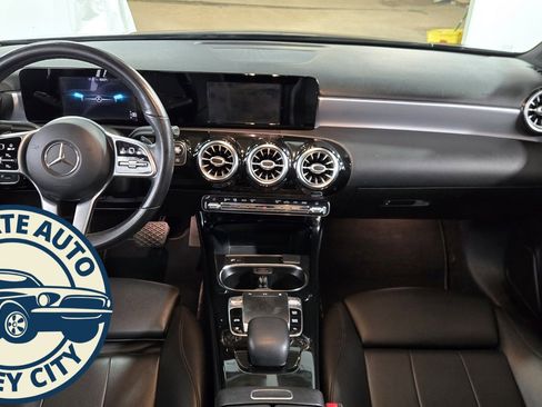 Used 2019 Mercedes-Benz A 220 A 220 image 32
