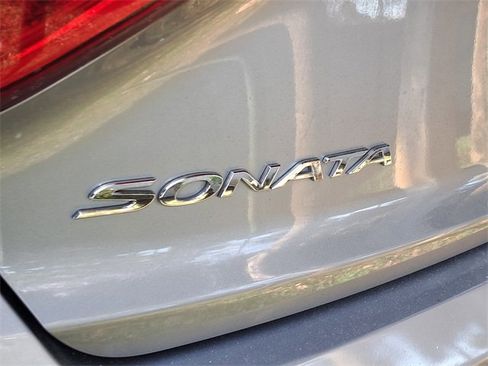 Used 2017 Hyundai Sonata Sport w/ Value Edition Package 02 image 4