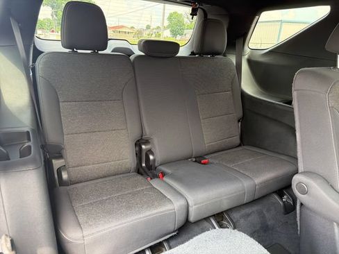 Used 2024 Chevrolet Traverse LT FWD image 26