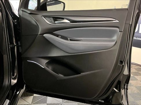 Used 2018 Buick Enclave Essence image 22