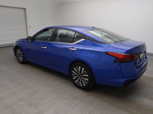 Used 2025 Nissan Altima 2.5 SV image 3