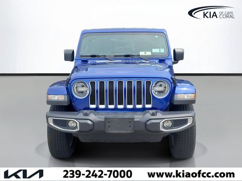 Used 2018 Jeep Wrangler Unlimited Sahara AWD/4WD image 2