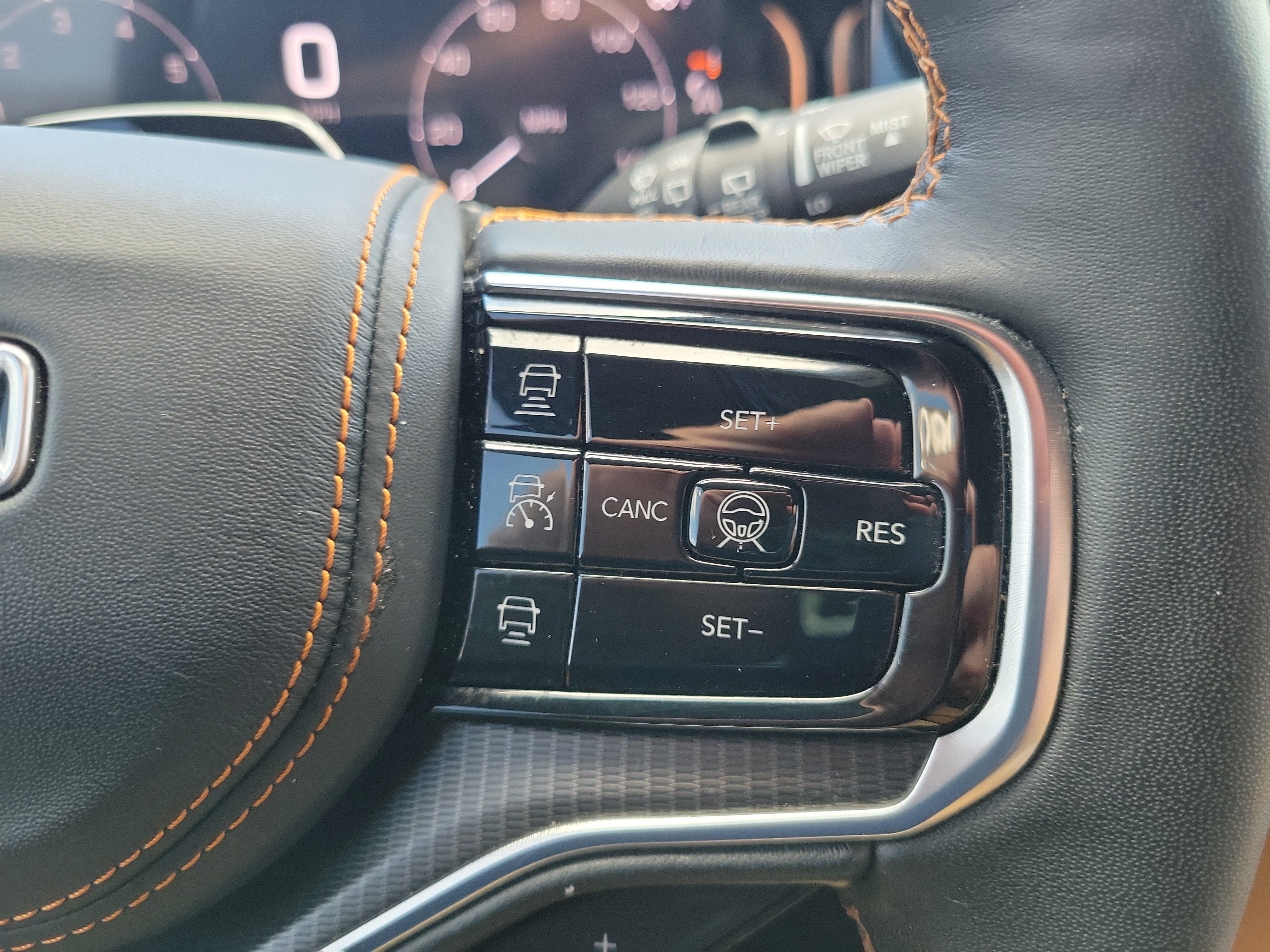 Used 2025 Jeep Grand Wagoneer Series III w/ Rear Seat Video Group 1 AWD/4WD image 17