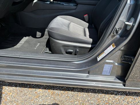 Used 2025 Nissan Altima 2.5 SV image 18