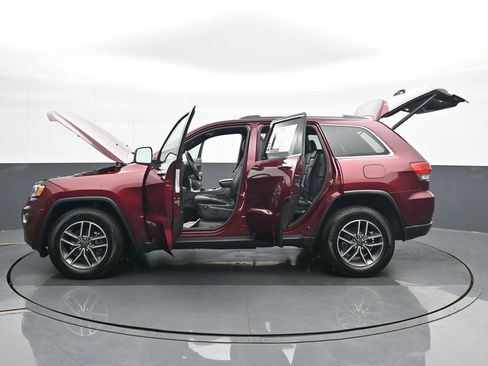 Used 2019 Jeep Grand Cherokee Limited image 27