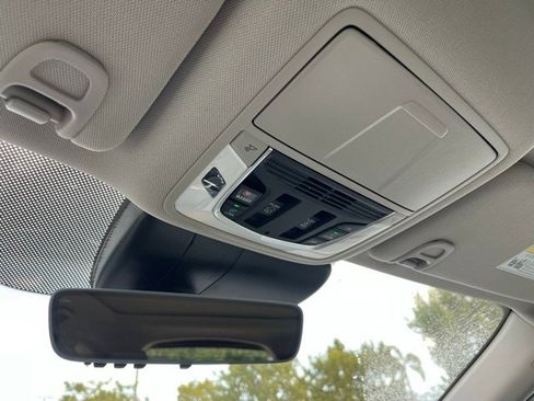 Used 2025 Acura RDX w/ Technology Package image 9