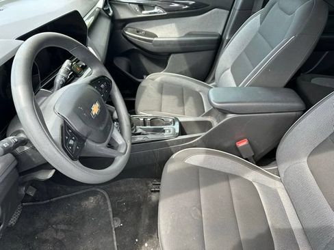 Used 2025 Chevrolet TrailBlazer LT AWD/4WD image 12