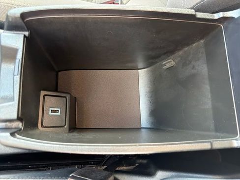 Used 2020 Ford Escape SE image 29