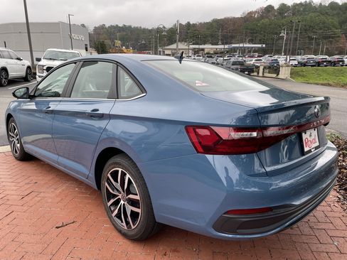 New 2026 Volkswagen Jetta SE FWD image 6