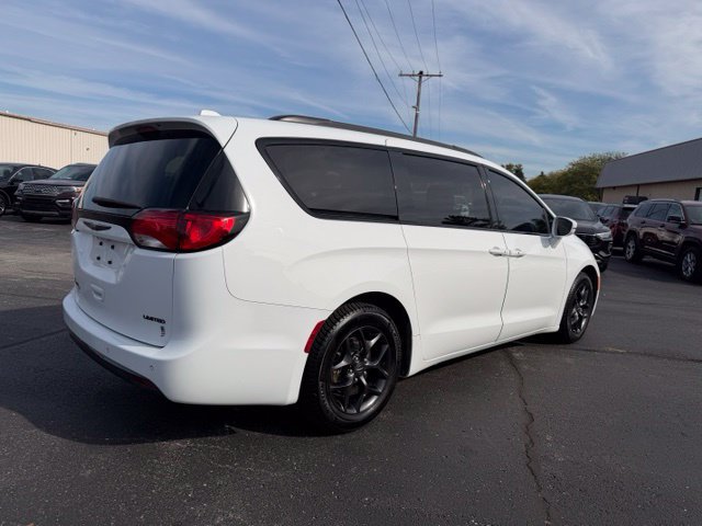Used 2020 Chrysler Pacifica Limited FWD image 9