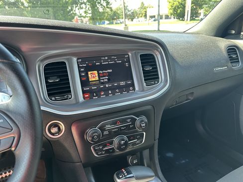 Used 2019 Dodge Charger Scat Pack RWD image 31