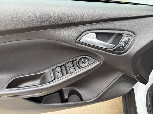Used 2018 Ford Focus SE image 15