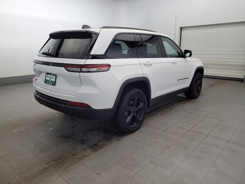 Used 2023 Jeep Grand Cherokee Altitude image 9