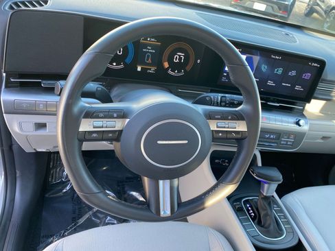 Used 2025 Hyundai Kona SEL image 28