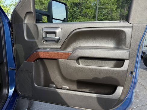 Used 2016 GMC Sierra 3500 SLE w/ SLE Preferred Package AWD/4WD image 13