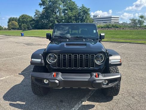 Used 2026 Jeep Gladiator Mojave AWD/4WD image 3