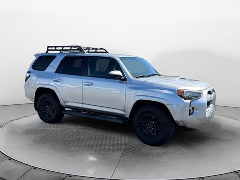 Used 2018 Toyota 4Runner TRD Off-Road image 3