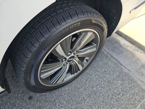 Used 2019 Lincoln Navigator Reserve AWD/4WD image 13