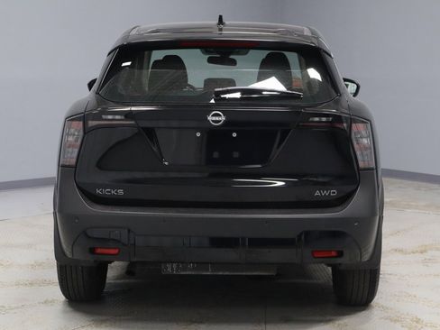 Certified 2025 Nissan Kicks S image 9