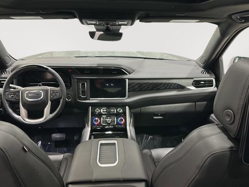 Used 2024 GMC Yukon XL Denali w/ Denali Reserve Package image 24