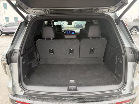 Used 2025 Chevrolet Traverse RS w/ LPO, Floor Liner Package image 10
