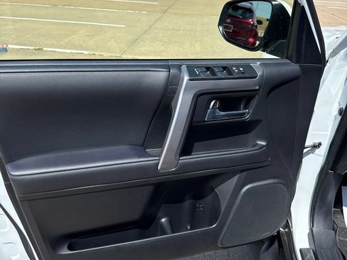 Used 2024 Toyota 4Runner SR5 Premium w/ Moonroof Package AWD/4WD image 11