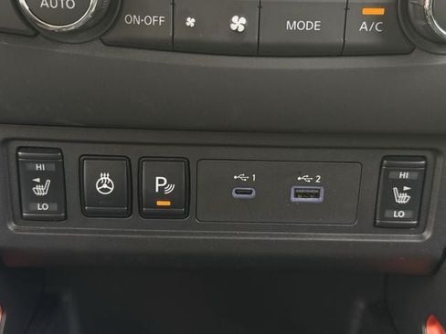 Used 2025 Nissan Frontier PRO-4X w/ Pro Convenience Package AWD/4WD image 22