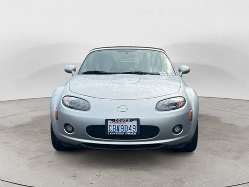Used 2008 MAZDA MX-5 Miata Grand Touring RWD image 2