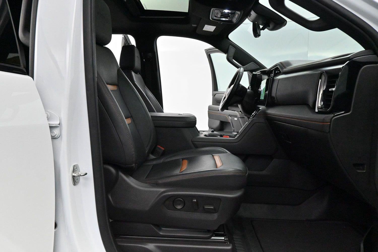 Used 2024 GMC Sierra 2500 AT4 w/ AT4 Premium Plus Package AWD/4WD image 34
