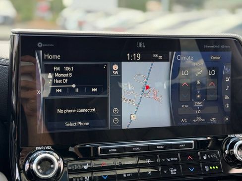 Used 2022 Toyota Highlander Platinum AWD/4WD image 18