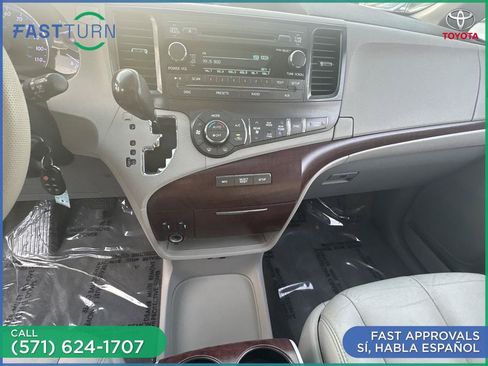 Used 2014 Toyota Sienna XLE FWD image 19