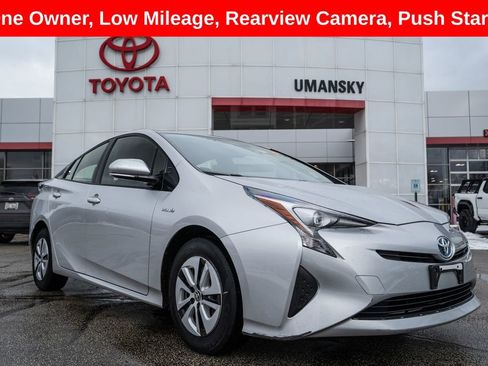 Used 2016 Toyota Prius Three image 1
