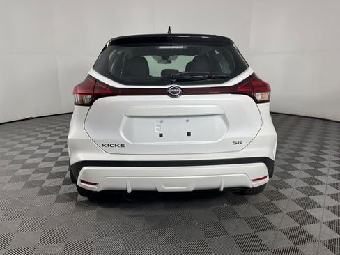 Used 2023 Nissan Kicks SR FWD image 10