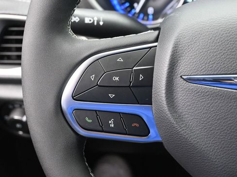 New 2026 Chrysler Pacifica Select image 11