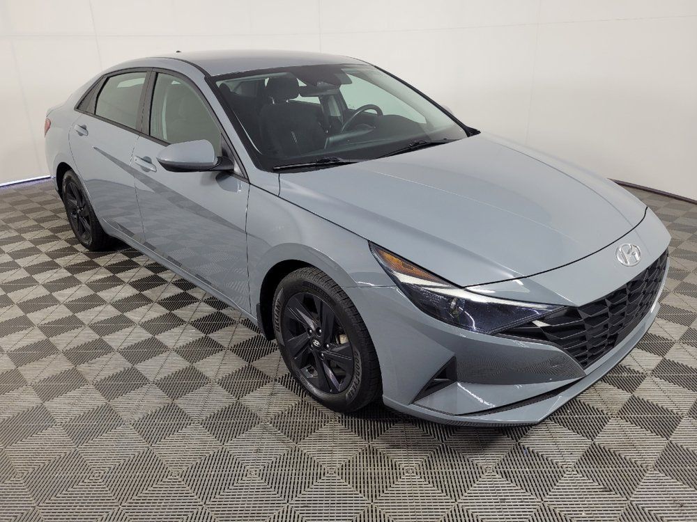Used 2021 Hyundai Elantra SEL w/ Convenience Package FWD image 13